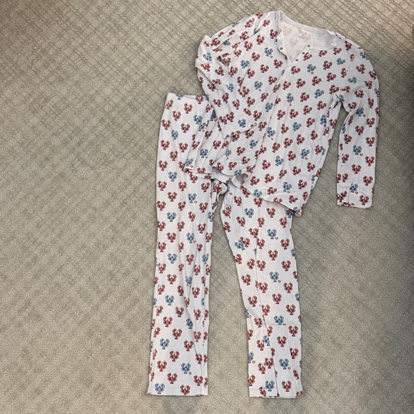 Roller Rabbit White Pajama Set with Red and Blue Lobster Design - Picture 1 of 6